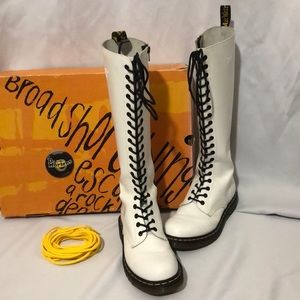 Dr Martens 1B60 20-Eye Leather Boots